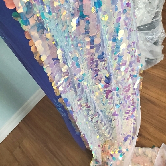 3/4" AB sequin material remnant extra wide 66"x144"  (7 1/3 Sq yds) - Picture 4 of 12